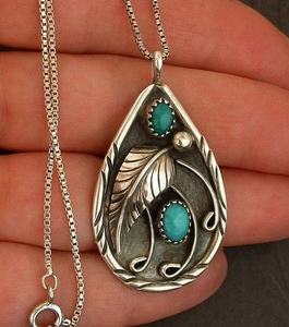 Collier ethnique bohème minimaliste avec pendentif feuille en pierre naturelle turquoise, collier vintage en argent avec plume pour homme - Product Image 1