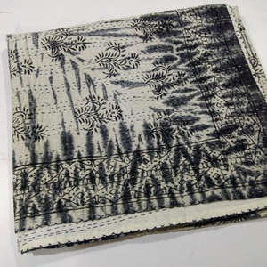 Cubrecama Acolchado con Estampado Tradicional Hecho a Mano, Algodón Suave y Transpirable para Dormitorios Acogedores - Product Image 3