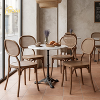 Chaise en résine plastique PP à prix abordable, dossier en rotin, couleur bois, pour événements de mariage et banquets
