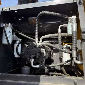 Excavadora de cadenas Volvo EC220 de segunda mano, usada, 22 toneladas, motor Deutz, bomba para exportación, precio económico, entrega rápida - Product Image 2