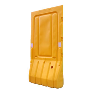 Cheval d'eau en matériau PE à barrière de trafic à triple trou réfléchissant à haute intensité pour la sécurité de la construction routière d'abord - Product Image 3