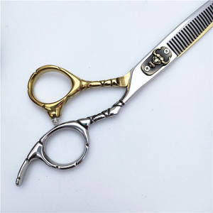 Tijeras de peluquería GT6 de 6.0 pulgadas, doradas, con tornillo de cabeza de toro, para entresacar, para diestros, uso estético, hoja estándar - Product Image 3