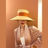 Topi Jerami Wanita Model Hepburn Bertepi Lebar, Anyaman Jerami Alami, Model Flat Top Vintage, Topi Pantai Musim Panas