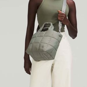 Best Selling <b>Fluffy</b> Soft Cotton Padded Quilted Crossbody Women Puffy Handbag Puffer Tote <b>Bag</b> for Ladies - Product Image 2