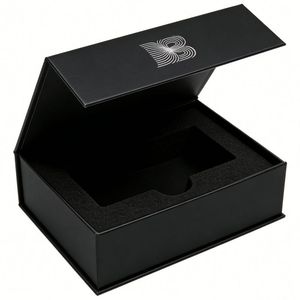 Boîte cadeau de luxe en carton avec logo personnalisé, fermeture magnétique à rabat, insert, pelliculage mat et gaufrage - Product Image 4