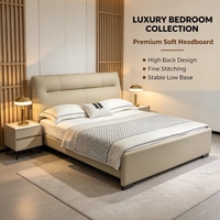 Cadre de lit en bois massif avec sommier à lattes, tête de lit incurvée et capitonnée, couleur crème, pour chambre d'hôtel
