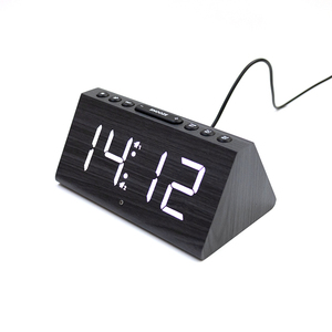 Emaf Home Decor Triangle Digital Snooze Horloge de bureau Horloges de table <span class=keywords><strong>en</strong></span> bois Luminosité réglable Volume Desktop Réveil LED <span class=keywords><strong>en</strong></span> bois - Product Image 6