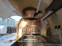 Remorque alimentaire mobile de qualité commerciale avec intérieur en acier inoxydable et fibre de verre pour la restauration de rue, la vente de glaces, de hot-dogs et de fast-food