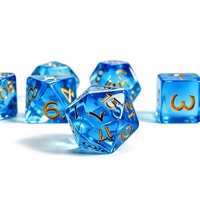 Vente en gros de dés polyédriques carrés en résine transparente personnalisés avec des chiffres dorés pour les jeux de rôle Dungeons & Dragons