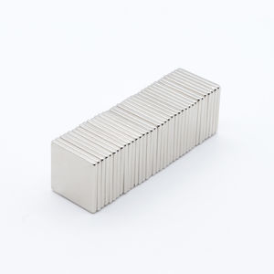 Ndfeb Nicuni N52 Super Sterke 20Mm X 20Mm X <span class=keywords><strong>2Mm</strong></span>-3Mm Dikte Blok Neodymium Magneten - Product Image 1