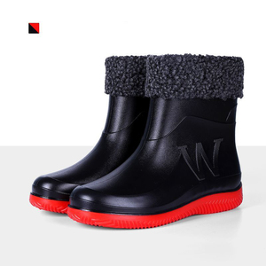 Da uomo in PVC con suola spessa da <span class=keywords><strong>cucina</strong></span> <span class=keywords><strong>per</strong></span> stivali da pioggia <span class=keywords><strong>scarpe</strong></span> da lavoro impermeabili con tubo caldo <span class=keywords><strong>scarpe</strong></span> di gomma all'ingrosso <span class=keywords><strong>per</strong></span> gli uomini - Product Image 3