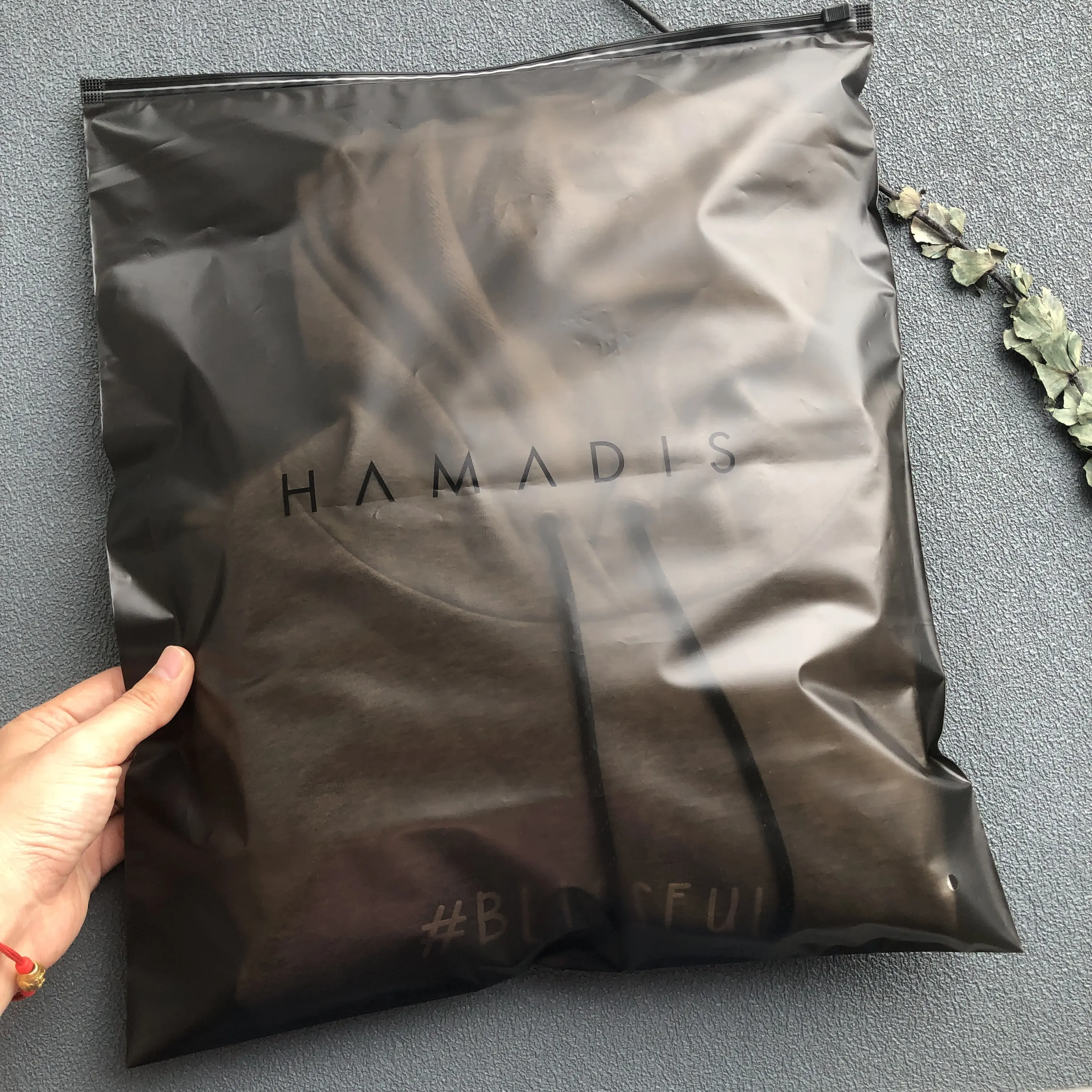 젖빛 슬라이더 블랙에 인쇄 된 맞춤형 디자인 로고 지퍼 지퍼 잠금 가방 수영복/비키니 패킹