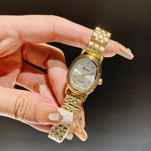 Montre pour femme élégante et luxueuse à prix abordable, montre-bracelet simple à quartz avec bracelet en métal. - Product Image 2