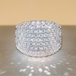 Anello di Lusso con Cristalli Geometrici e Strass, Gioiello da Festa per Donne T0868 - Product Image 2