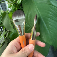 Vegan bebas Tautan kuas rias bedak pegangan kayu kuas alas bedak jenis lidah lebar ultra-tipis