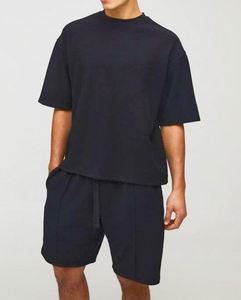 ชุดเสื้อยืดเจอร์ซีย์ทรงบ็อกซี่สีดำขนาดใหญ่พิเศษพร้อมกางเกงขาสั้น ชุดเซ็ตแทรคสูทเนื้อหนา 2 ชิ้น สำหรับผู้ชาย - Product Image 1