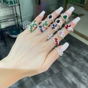 Bagues de mariage tendance en argent plaqué pour femmes, motif fleur en zircon, principalement en laiton, vente en gros usine JXX - Product Image 2