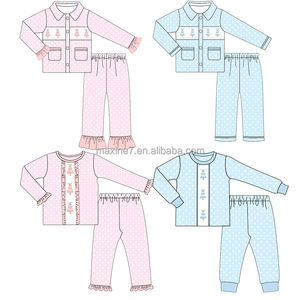 Ensemble <span class=keywords><strong>pyjama</strong></span> de Noël personnalisé pour enfants Vêtements de nuit d'hiver smockés avec impression des fêtes Pyjamas de fête pour garçons - Product Image 6