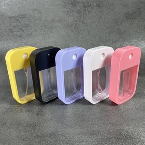 Botella pulverizadora de plástico de 35ml 50ml con forma de tarjeta de crédito para desinfectante de manos, sellada, con soporte de silicona y llavero - Product Image 5