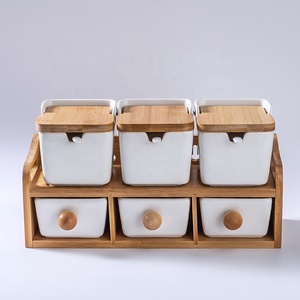 Ensemble de pots à épices japonais en céramique noir et blanc, ensemble de trois pièces avec support en bambou et en bois, livraison directe - Product Image 1