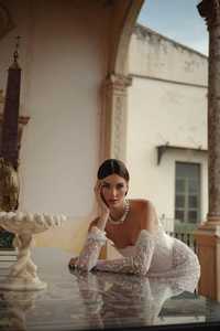 Robe de mariée sirène S1554N moderne en crêpe, longueur ras du sol, grande taille, avec appliques, manches amovibles, corset en dentelle perlée - Product Image 4