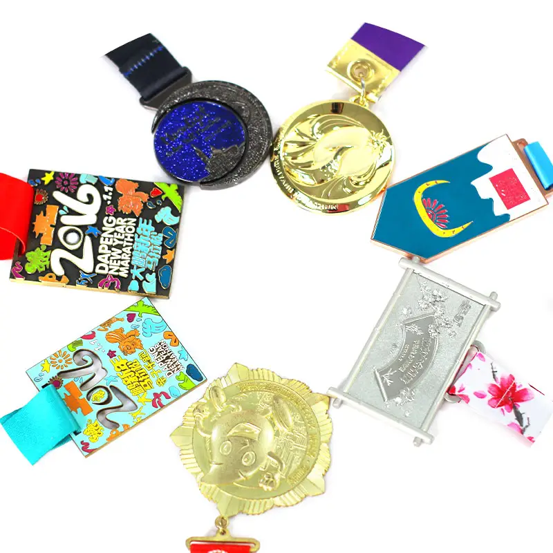 Madalya üreticisi ücretsiz tasarım kendi boş çinko alaşım 3D altın ödülü maraton koşu özel Metal spor madalya