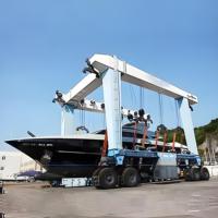Grue à portique de levage de bateau de yacht Palan marin mobile de 100 à 600 tonnes avec moteur de 25 à 7 tonnes et composants de base de roulement inclus