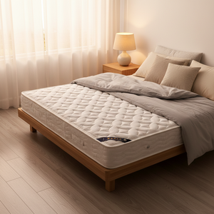Matelas hybride compressé de haute qualité, taille Queen, avec mousse à mémoire de forme hypoallergénique et ressorts ensachés, pour achat en gros pour hôtels - Product Image 1