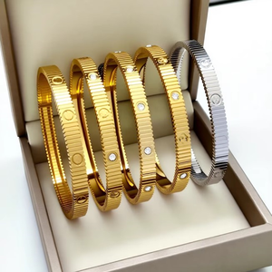 Pulsera <span class=keywords><strong>de</strong></span> Acero Inoxidable Chapada en <span class=keywords><strong>Oro</strong></span> <span class=keywords><strong>de</strong></span> 18K, Diseño Nuevo, Barata, al por Mayor, para <span class=keywords><strong>Hombre</strong></span> y Mujer, con Sello <span class=keywords><strong>de</strong></span> Amor, para Fiesta - Product Image 1
