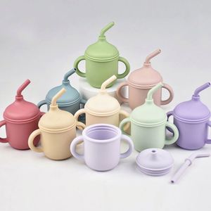 Tasse en silicone de qualité alimentaire avec double anse, pour bébé de 6 mois et plus, 150 ml, anti-fuite, avec paille, pour l'apprentissage de la boisson des tout-petits - Product Image 4