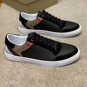 Vente en gros de nouvelles chaussures de skate rétro décontractées pour hommes, de marque, élégantes et luxueuses, et de chaussures de sport classiques pour la marche. - Product Image 1