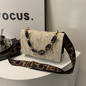 Borsa a Tracolla in Paglia Intrecciata da Donna all'Ingrosso Nuova Piccola Borsa Estiva Portafoglio e Borsetta da Spiaggia per Vacanze - Product Image 2