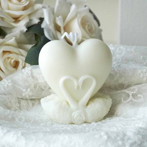Vela aromática de cera de soja con forma de cisne, hecha a mano, para decoración romántica de mesa, ideal como regalo para el hogar. - Product Image 2