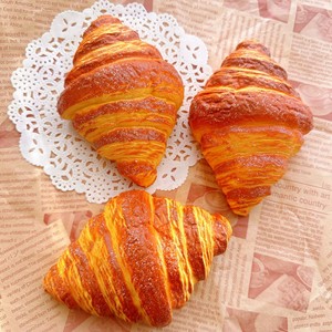 CHENXI Juguete Sensorial Antiestrés de Levadura Pegajosa de Levantamiento Lento, Juguete Sensorial de Croissant Lindo para Apretar - Product Image 5