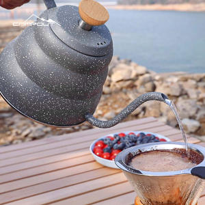 กาต้มน้ำสแตนเลส Campout ขนาด 1 ลิตร ด้ามจับไม้เนื้อแข็ง น้ำหนักเบา กาต้มน้ำสำหรับตั้งแคมป์ ดีไซน์ทันสมัย ใช้กลางแจ้ง - Product Image 4