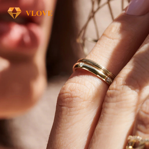 แหวนแต่งงานแบบบาง 2 มม. ทำด้วยมือ ทอง 14K แหวนแบบหลายเส้นซ้อนกันได้ สำหรับผู้ชายและผู้หญิง ของขวัญหมั้นแบบมินิมอล - Product Image 4