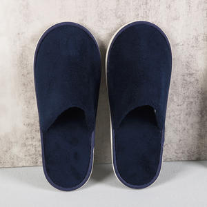 Özelleştirilebilir kaymaz yumuşak kapalı ayak otel terlikleri yıkanabilir beyaz siyah mercan polar kullanımlık misafirler için tek kullanımlık - Product Image 2