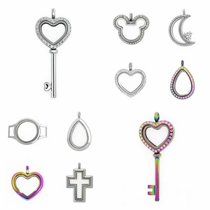 Pendentif Médaillon Photo Creux en Alliage en Forme de Clé avec Chaîne en Bambou et Aimants Flottants, S'ouvre pour Contenir des Fleurs Séchées - Product Image 1