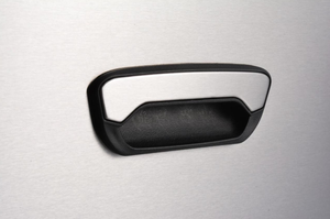 <span class=keywords><strong>Poubelle</strong></span> à <span class=keywords><strong>trois</strong></span> <span class=keywords><strong>compartiments</strong></span> en acier inoxydable avec couvercle à fermeture douce, dotée d'une pédale à ouverture à 90 degrés pour une utilisation facile - Product Image 3