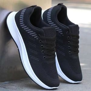 รองเท้าผู้ชายพื้นหนาเรียบง่ายสวมใส่สบายทนทานเล่นกีฬาแบบใหม่ - Product Image 5