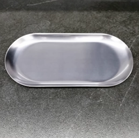 Plateaux de présentation de bijoux ovales en métal simples et élégants, plateaux décoratifs en acier inoxydable, plateaux de service argentés/dorés pour aliments