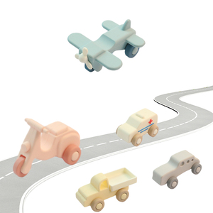 Juego de coche vintage de silicona fácil de <span class=keywords><strong>limpiar</strong></span> para diversión en <span class=keywords><strong>el</strong></span> baño infantil <span class=keywords><strong>con</strong></span> juegos de simulación clásicos Kit de ambulancia de silicona segura - Product Image 1