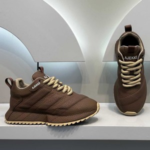 รองเท้ากีฬาผู้ชายดีไซน์ใหม่รับฤดูใบไม้ผลิ  หน้าผ้าตาข่าย พื้นรองเท้า EVA ช่วยลดแรงกระแทก กันลื่น ใส่ได้ทุกฤดู - Product Image 3