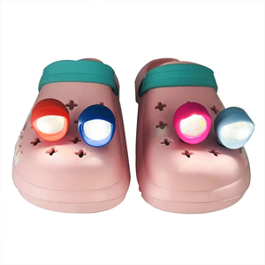 Luces LED de PVC para Zapatos, Accesorios Decorativos para Calzado, Ideales para Paseos Nocturnos y Actividades al Aire Libre, Botón para Zapatillas, 3 Modos de Iluminación - Product Image 4