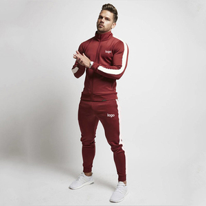 Completo Sportivo da <span class=keywords><strong>Uomo</strong></span> Elegante in Poliestere 2 Pezzi Tuta da Ginnastica Comoda per Jogging con Logo Personalizzato all'Ingrosso per l'Autunno - Product Image 6