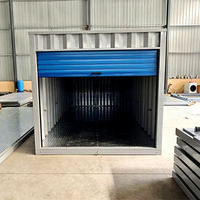 Maisons préfabriquées en conteneurs OEM personnalisées, garage en conteneurs avec rampe de chargement et porte à enroulement pour le stockage d'équipements sur site