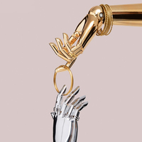 Main de mannequin de luxe en argent et or, présentoir à bijoux, présentoir à main de mannequin, présentoir à lunettes de soleil, présentoir à main modèle d'anneau