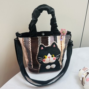 <span class=keywords><strong>Borsa</strong></span> a <span class=keywords><strong>Tracolla</strong></span> in Tela con Stampa Motivo Gatto - <span class=keywords><strong>Borsa</strong></span> Trendy Stile Secchiello da Donna per Uscite Pomeridiane con Chiusura Magnetica - Product Image 5