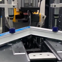 Machine de nettoyage d'angles CNC pour profilés PVC de fenêtres, avec 9 outils