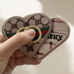 Patchs thermocollants tendance et écologiques brodés de fleurs et de cœurs pour vêtements, accessoires, chapeaux et jeans - Product Image 4